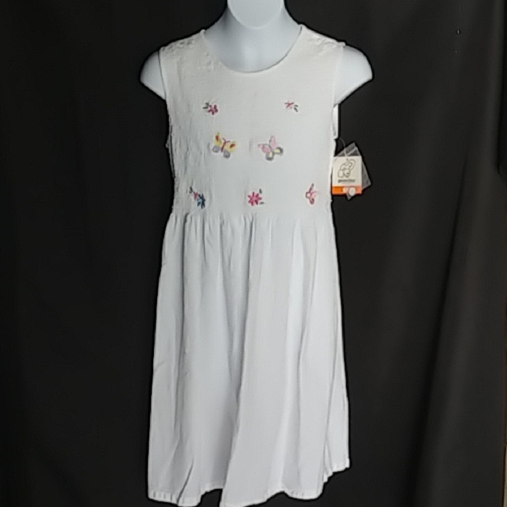 White Sleeveless Dress With Butterflies And Flowers Embroidered